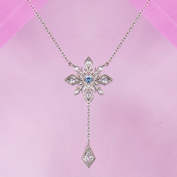 Art Deco Snowflake Necklace - Charmed Aroma Winter Collection Frozen - Picture 1 of 4